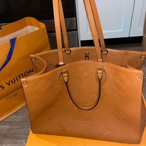 Louis Vuitton ( on the go)